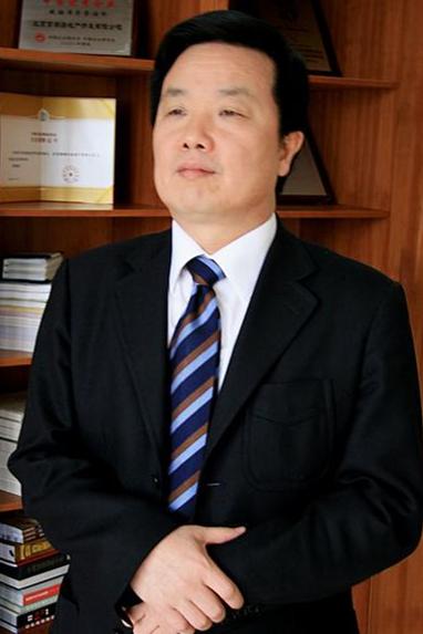 演员张章，舞台到荧屏的自信蜕变与成就之光