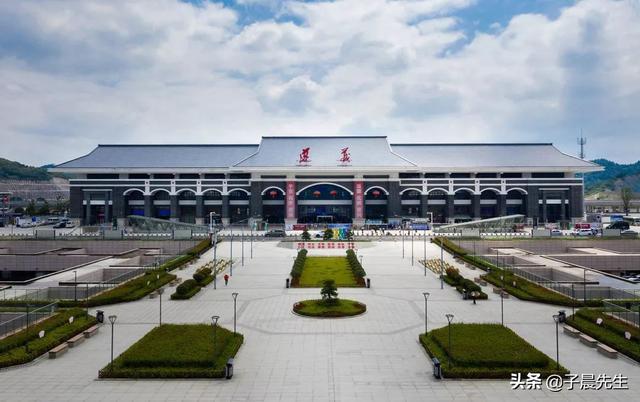 遵义高铁站最新图片，现代化交通枢纽的崭新面貌展示